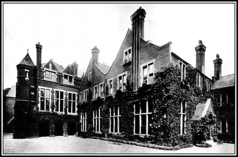 Figure 2. Toynbee Hall (1902)